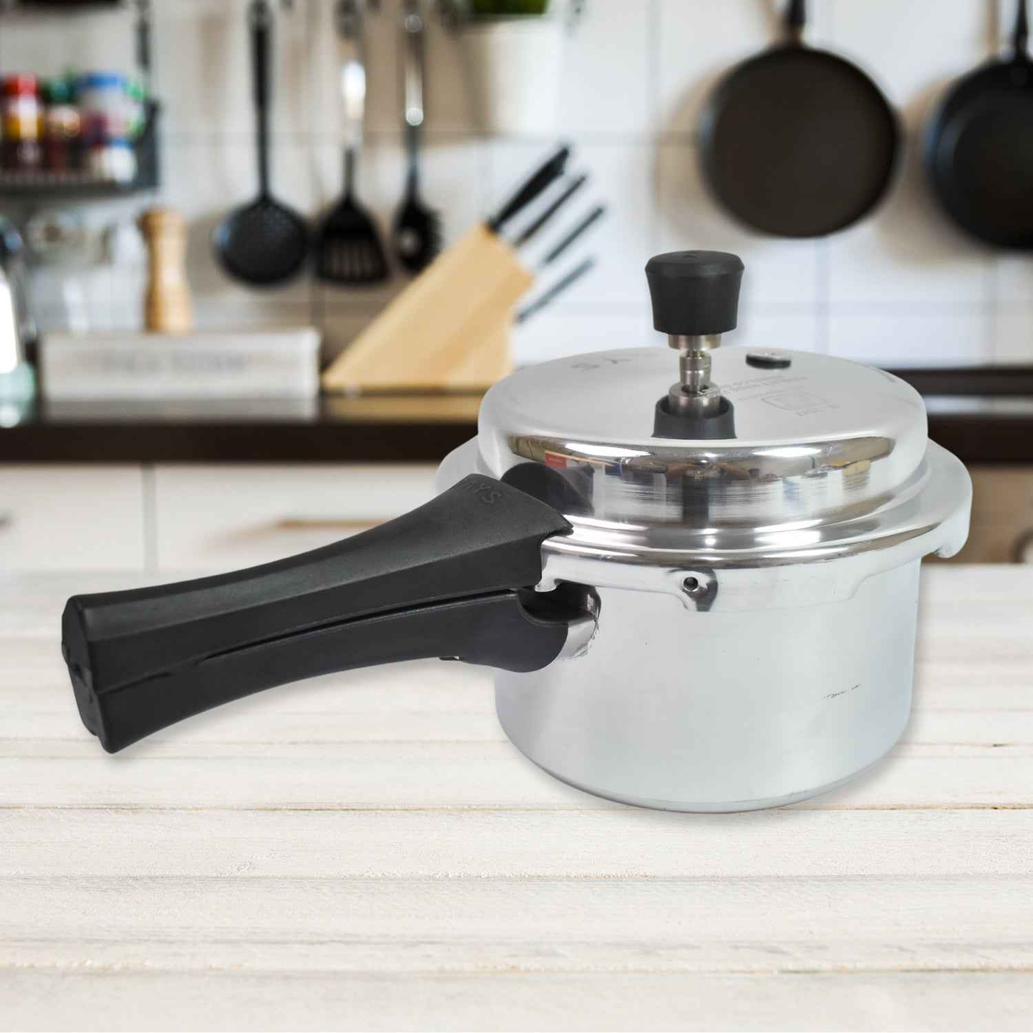 Aluminium Rays Pearl Pressure Cookers With Outer Lid (2.5 Litres / 5-Year warranty,  ISI Number :- 2347, BIS Number :- CM/L -7600164310