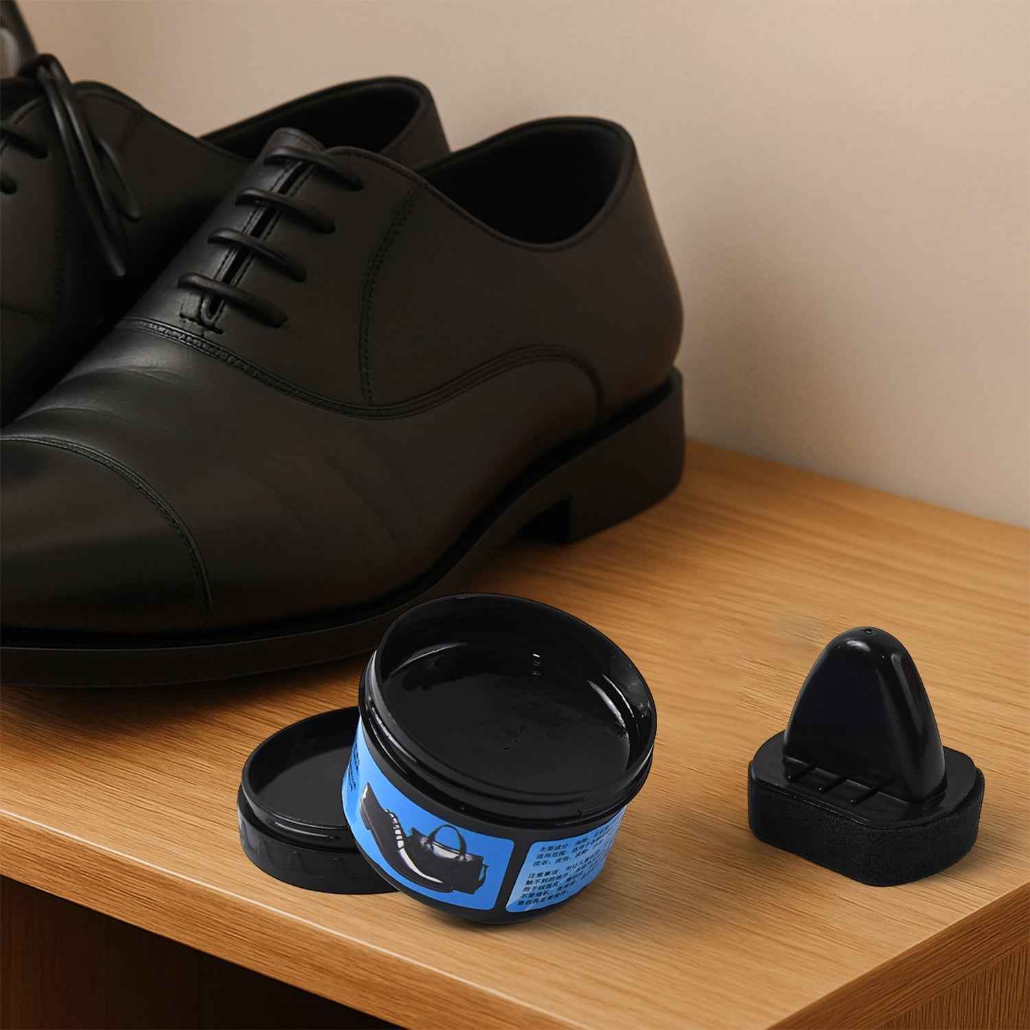 Instant Shoe Shine Sponge with Liquid Polish (1 Pc)