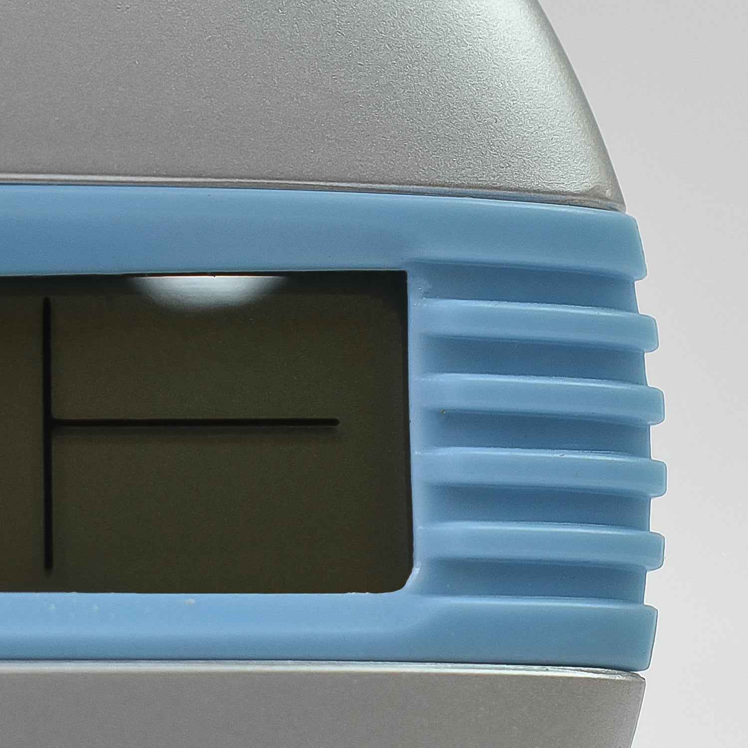 Minimalist Desktop Alarm Clock – Simple Design, Powerful Function (1 Pc)