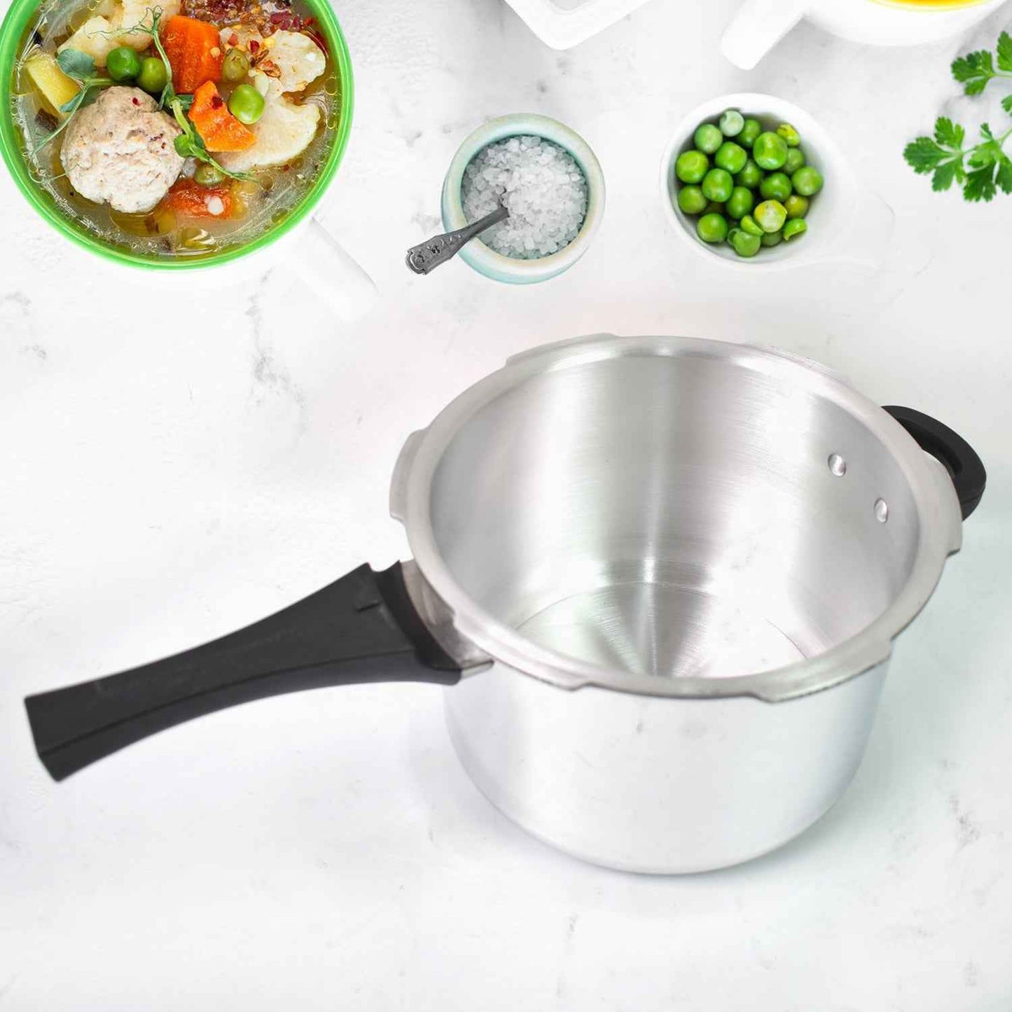 Aluminium Rays Aura Pressure Cookers With Outer Lid (5.5 Litres / 5-Year warranty,  ISI Number :- 2347, BIS Number :- CM/L -7600164310