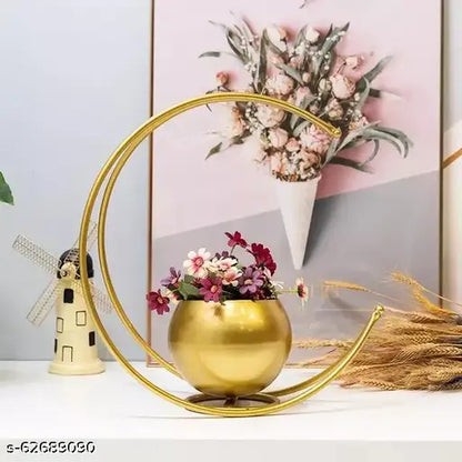 Kraphy CREATIVE METAL GEOMETRIC HOME DECOR DESIGNER VASE 